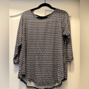 Premise Studio Woman Size 1X Black and White Asymmetrical 3/4 Sleeve Blouse NWT